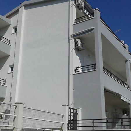 Apartments Josip Baska Voda Luaran gambar