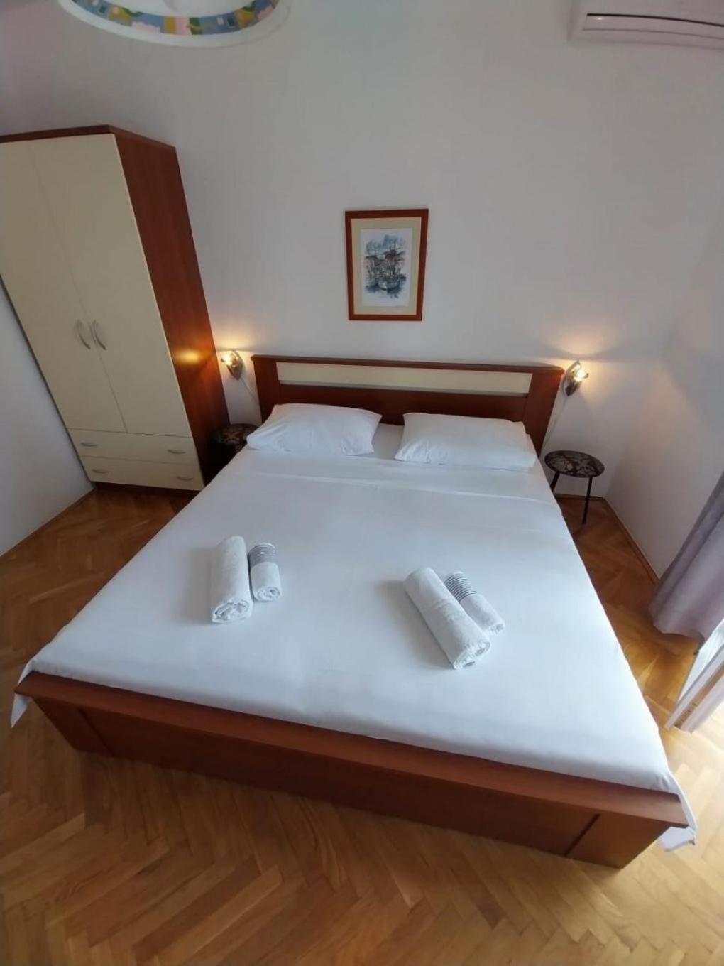 Apartments Josip Baska Voda Luaran gambar