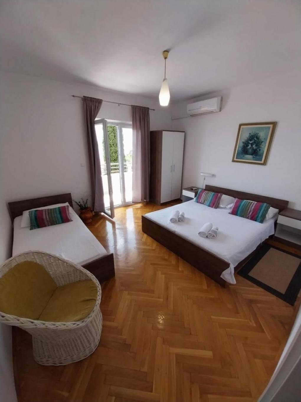 Apartments Josip Baska Voda Luaran gambar