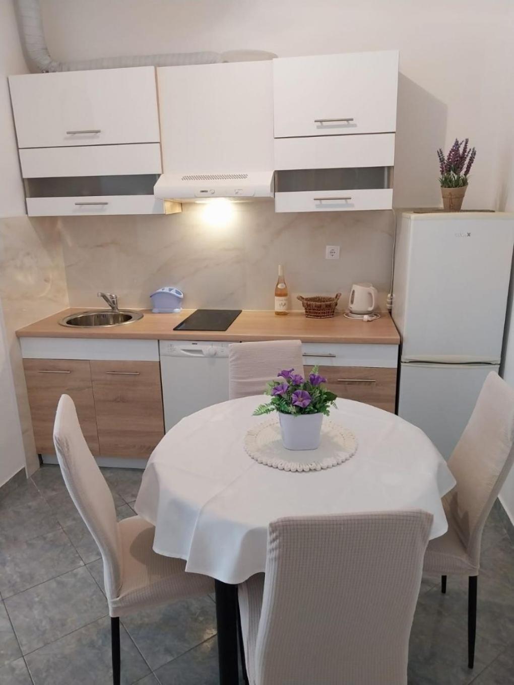 Apartments Josip Baska Voda Luaran gambar