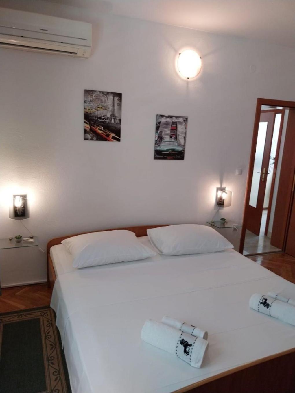 Apartments Josip Baska Voda Luaran gambar