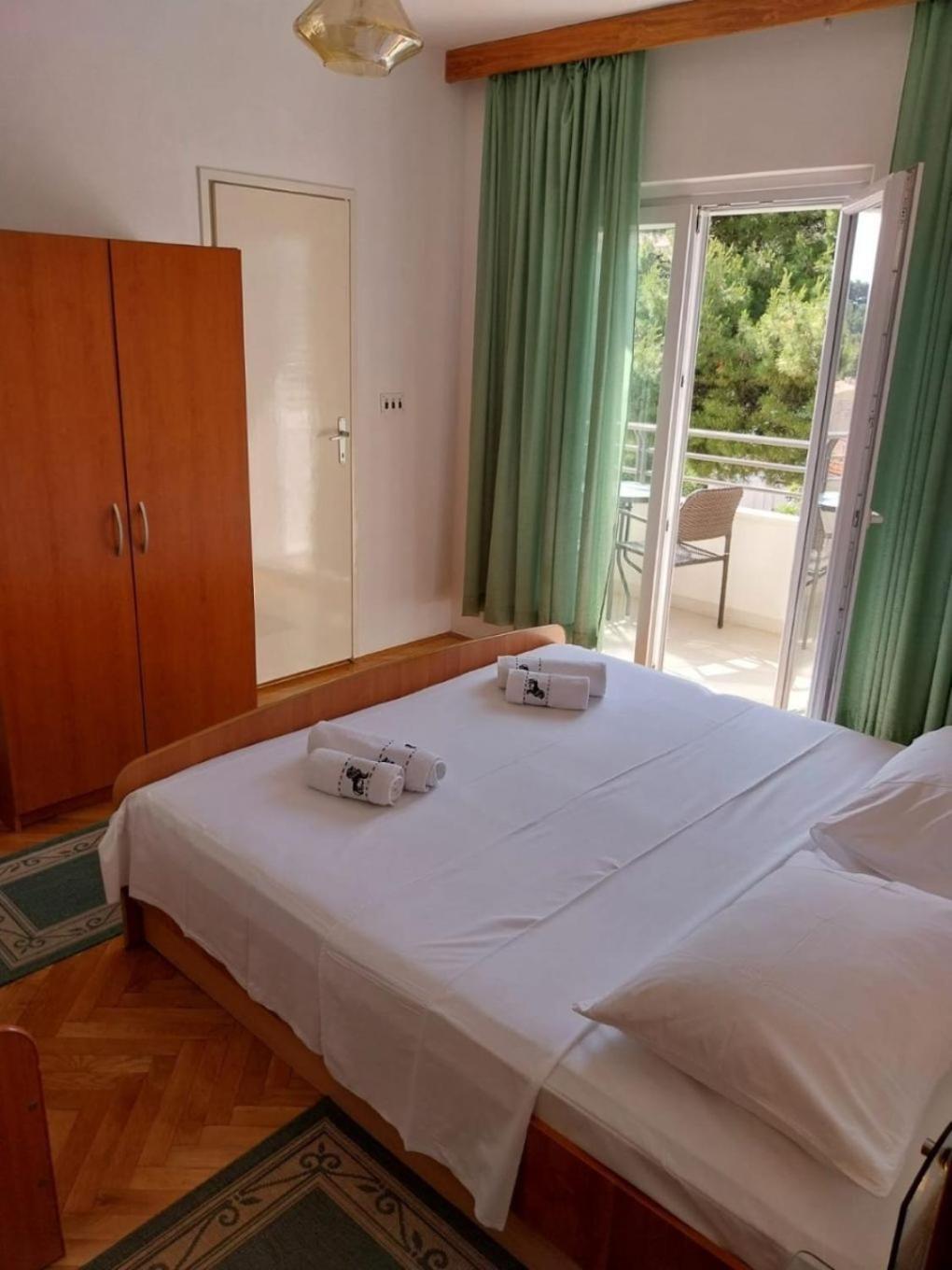 Apartments Josip Baska Voda Luaran gambar
