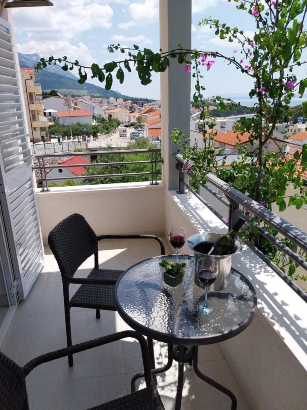 Apartments Josip Baska Voda Luaran gambar