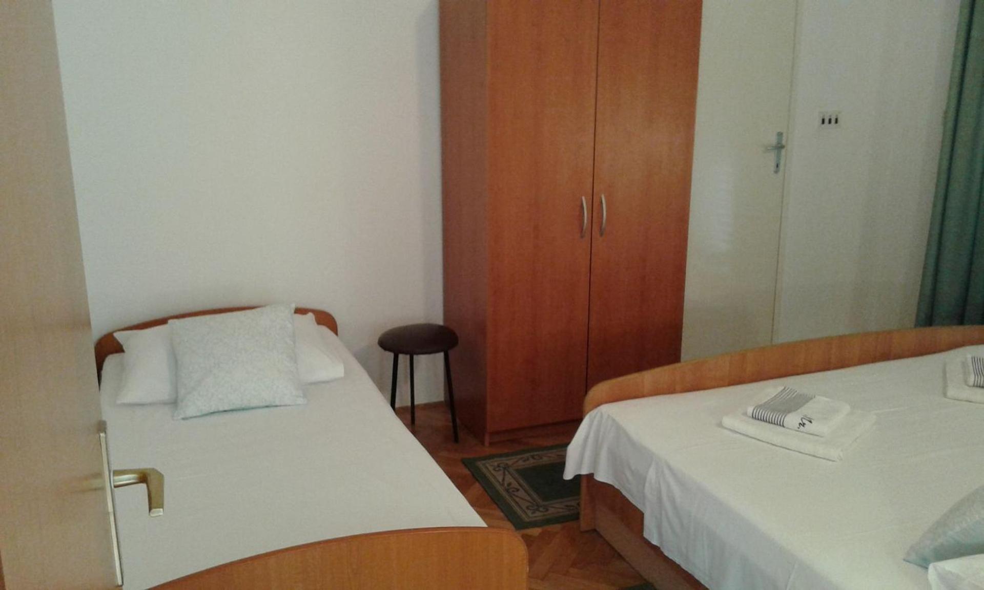 Apartments Josip Baska Voda Luaran gambar